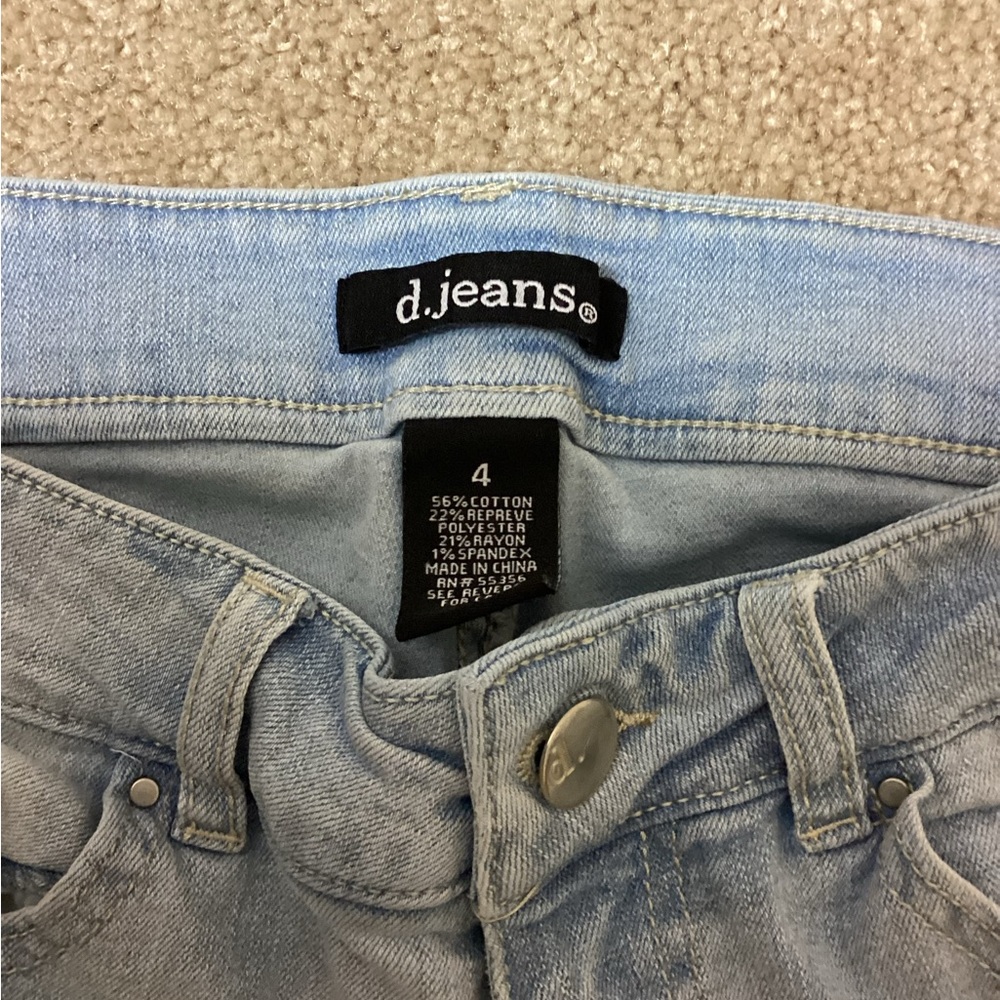 Light blue ripped jeans - Picture 3 of 3